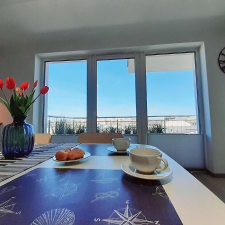 Apartament Kapitanski Mostek 17A Z Widokiem Na Port I Latarnie Morska Oraz Garazem Apartment Kołobrzeg Exterior foto