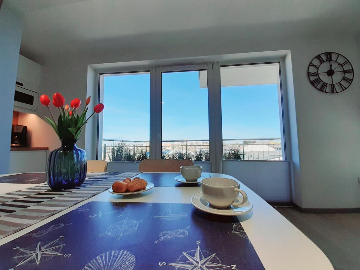 Apartament Kapitanski Mostek 17A Z Widokiem Na Port I Latarnie Morska Oraz Garazem Apartment Kołobrzeg Exterior foto